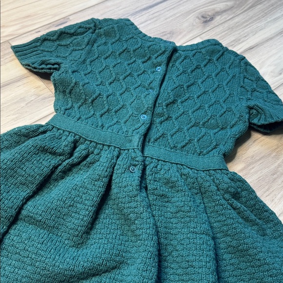 Elegant Green Sweater Dress - Picture 5 of 6